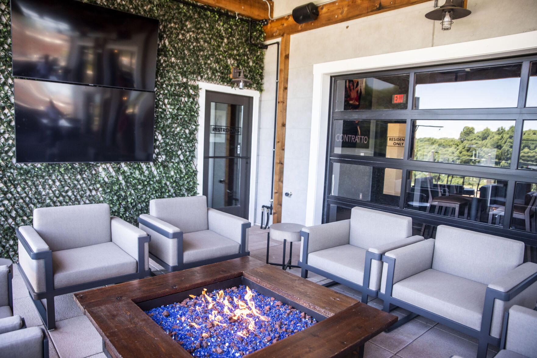 No. 7 Rooftop Bar